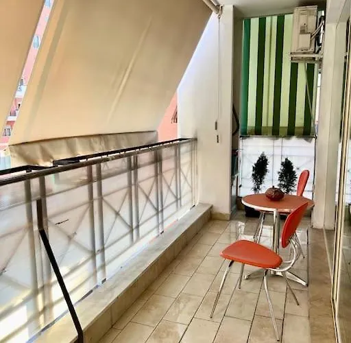 דירה Urban Oasis טיראנה